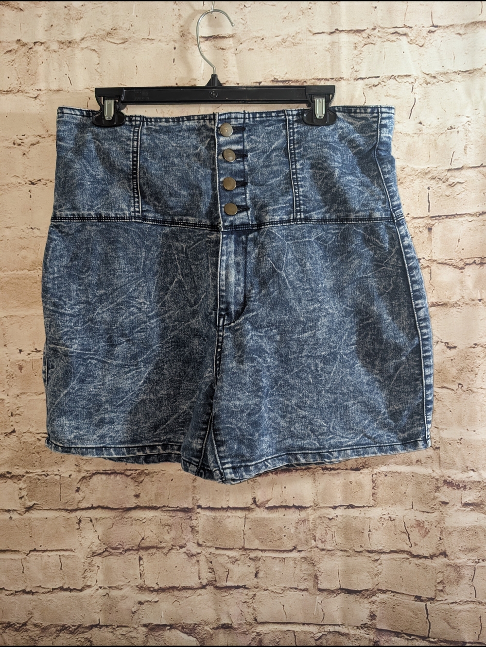 ~Elite Jeans Vintage High Rise Acid Wash Shorts Size 16Good pre-owned condition
